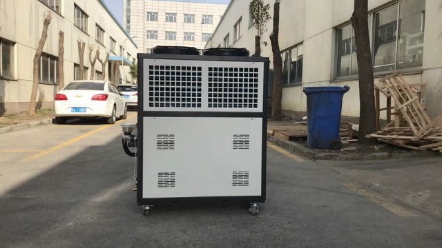 冷水機有報警怎么辦？