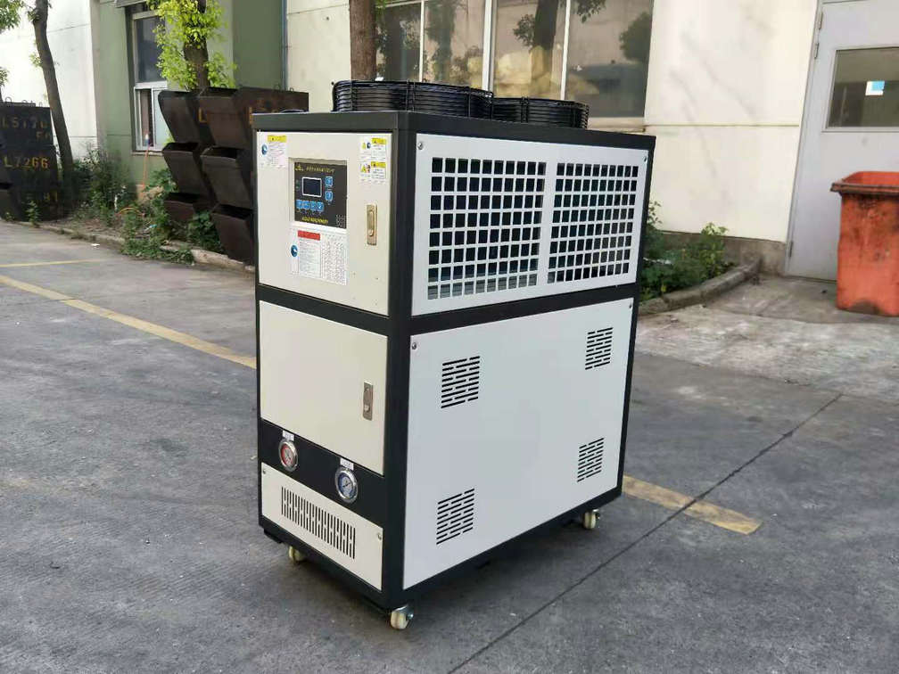 風冷式冷水機
