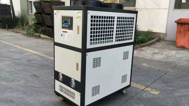 冷水機(jī)組微機(jī)控系統(tǒng)的功能和特點(diǎn)