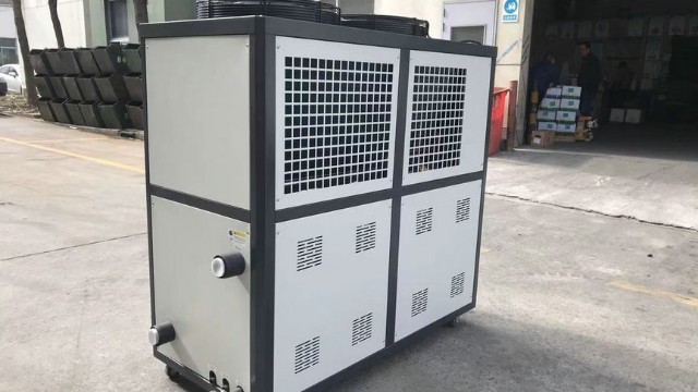 德瑪克冷水機廠家告訴大家冷水機開機前應注意哪些？