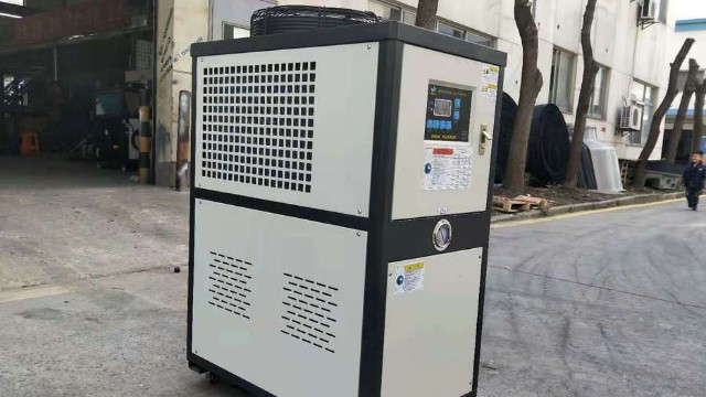 冷水機廠家配置吹膜冷水機