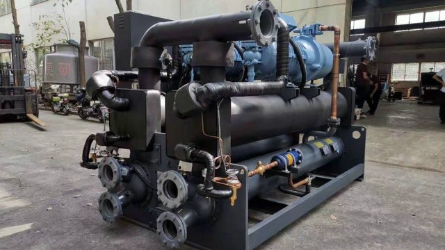 雙機(jī)頭螺桿式冷水機(jī)