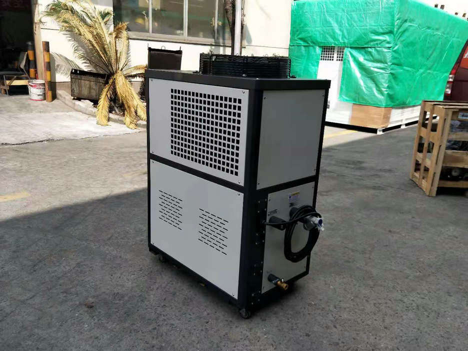 小型風冷式冷水機
