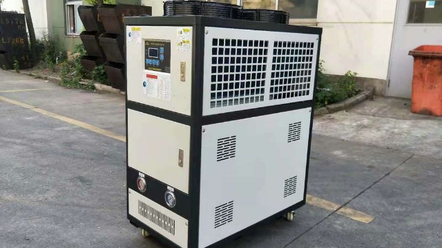 風冷式冷水機廠家簡單介紹機組特點